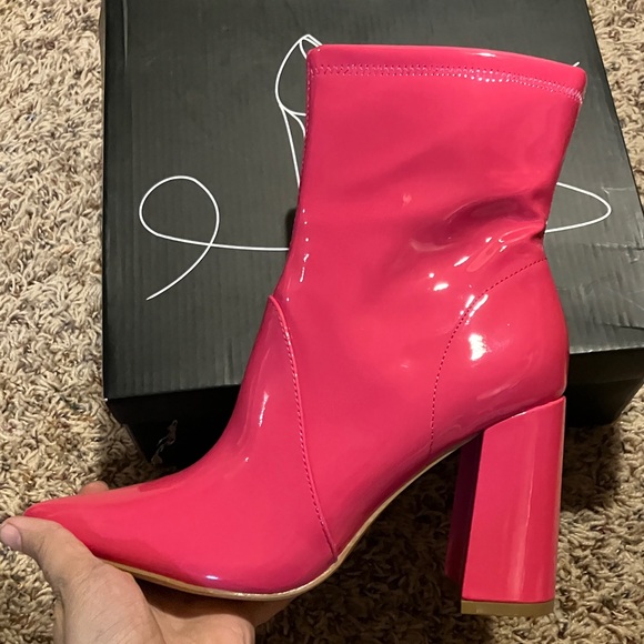 Stylish Pink Women's Ankle Boots - Picture 1 of 4